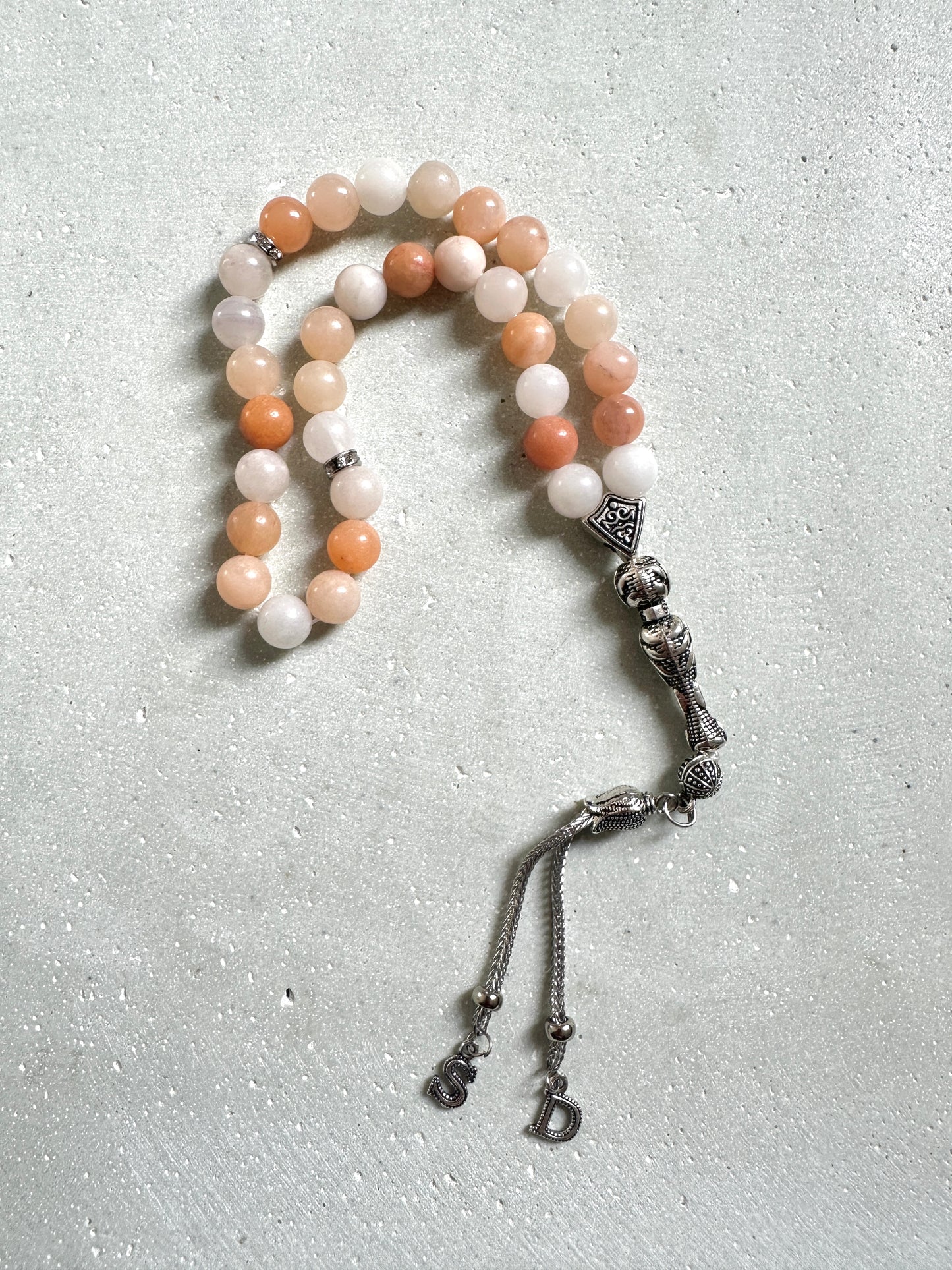 Tesbih mit Initialen aus Naturstein - Quarz white-peach