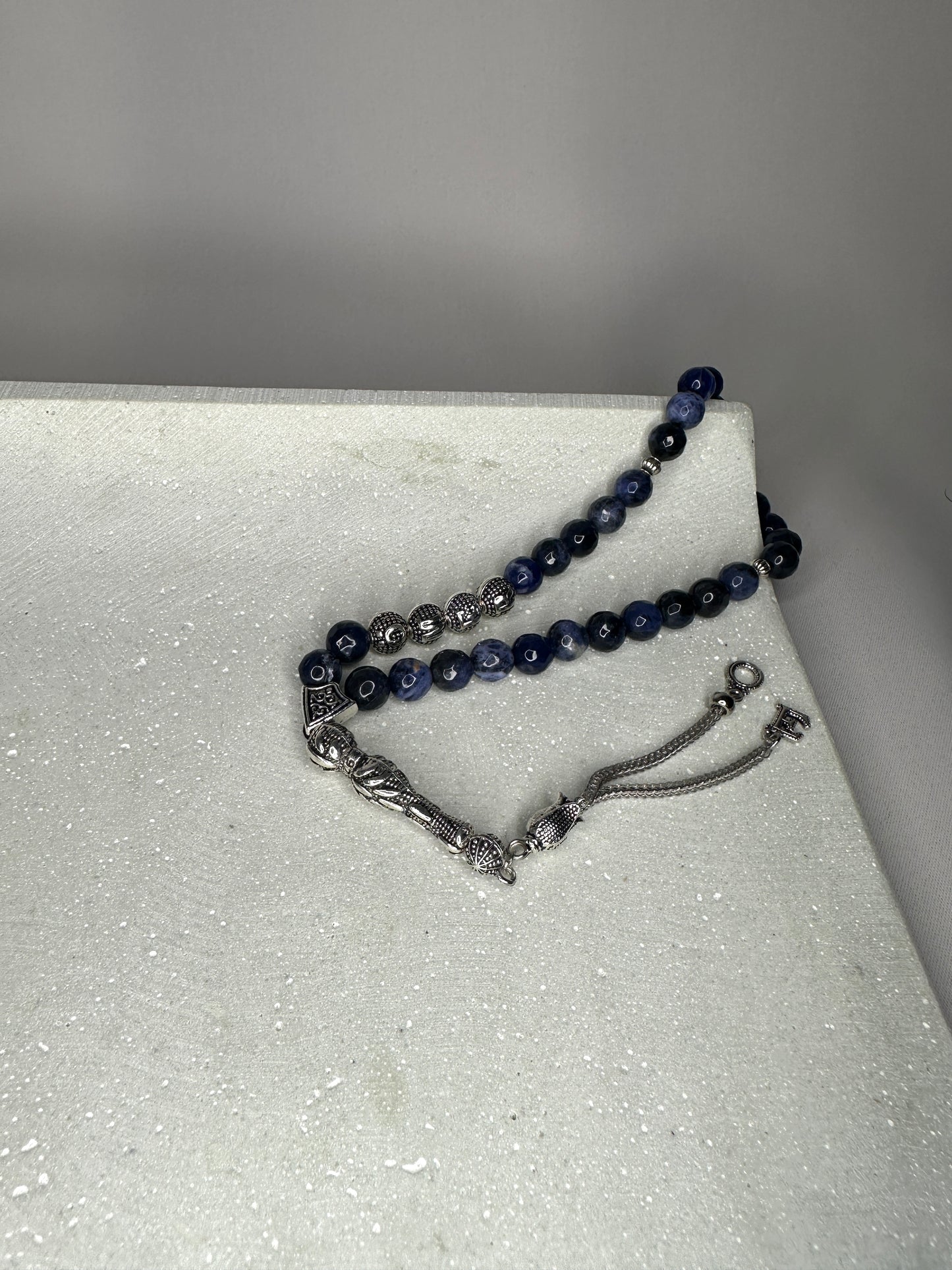 Tesbih mit Namen aus Naturstein - Sodalith - dunkelblau